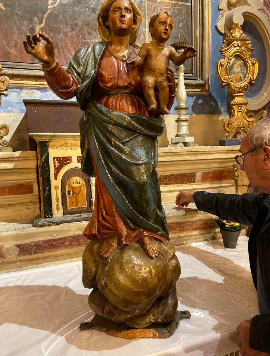 CorceSanta's tweet photo. Retour de la statue de la Vierge à l’enfant. 
Après plusieurs mois de restauration à Florence la voici chez elle.
 La statue de la Vierge partira à son tour à Florence pour se faire une seconde jeunesse. 
Un grand merci à la tous d’avoir répondu présent pour notre souscription. https://t.co/tsIhg2Vk49