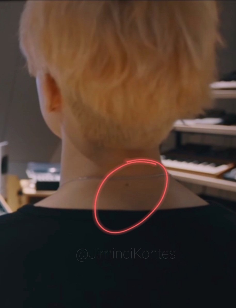 JiminciKontes's tweet photo. Even Jimin's moles are perfect. 
His creation is perfect. 
Perfect symmetry. 
I am addicted to it. 
#ParkJimin #박지민 #PerfectJimin https://t.co/5pI91e9un8