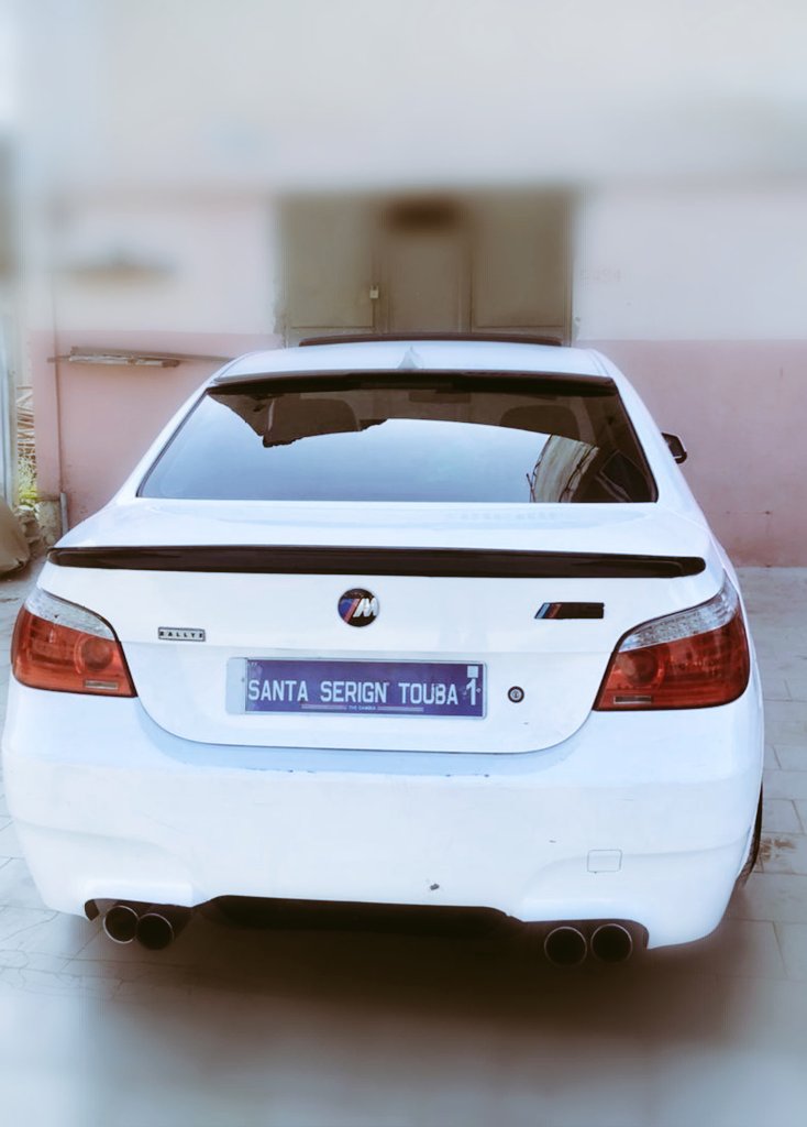 BmwSenegal's tweet photo. Dieureudieufè Serigne Touba
#18safar
#MagalTouba2021
#BMWlovers
#BMWseries5
#bmwe60m5
#TL221
#kebetu https://t.co/ZGFUR7KQfP