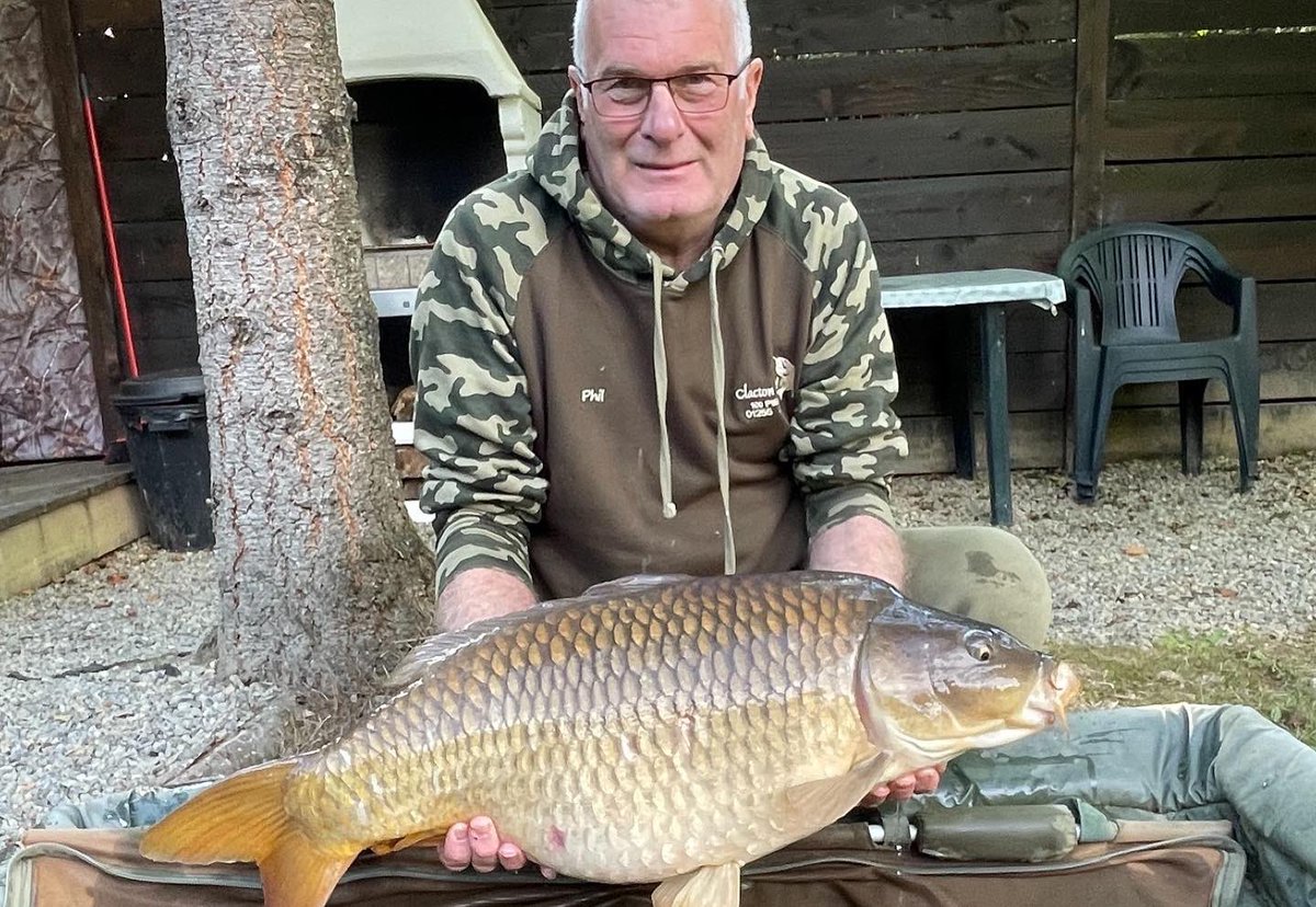 Hideawaylake1's tweet photo. We had the pleasure of hosting , Phil, Graeme and Colin from Essex last week, great guys, full of banter really bought in to what we are about, all smashed there PB’s, tranquil setting, great food, hospitality and of course stunning Carp, see you next July https://t.co/vj57QlPz5A