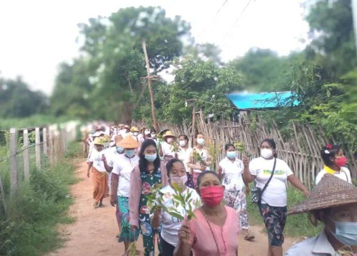 Protest against military dictatorship by residents from LetPaDaung, Salingyi  #FreezePaymentsToJunta #WhatsHappeningInMyanmar #Sep26Coup