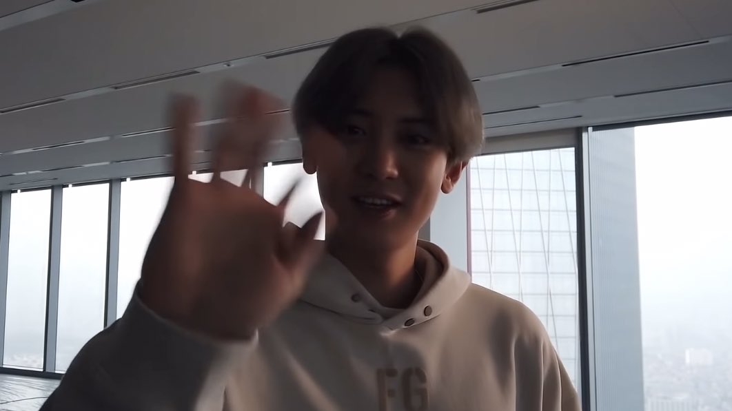 low quality chanyeol tweet media