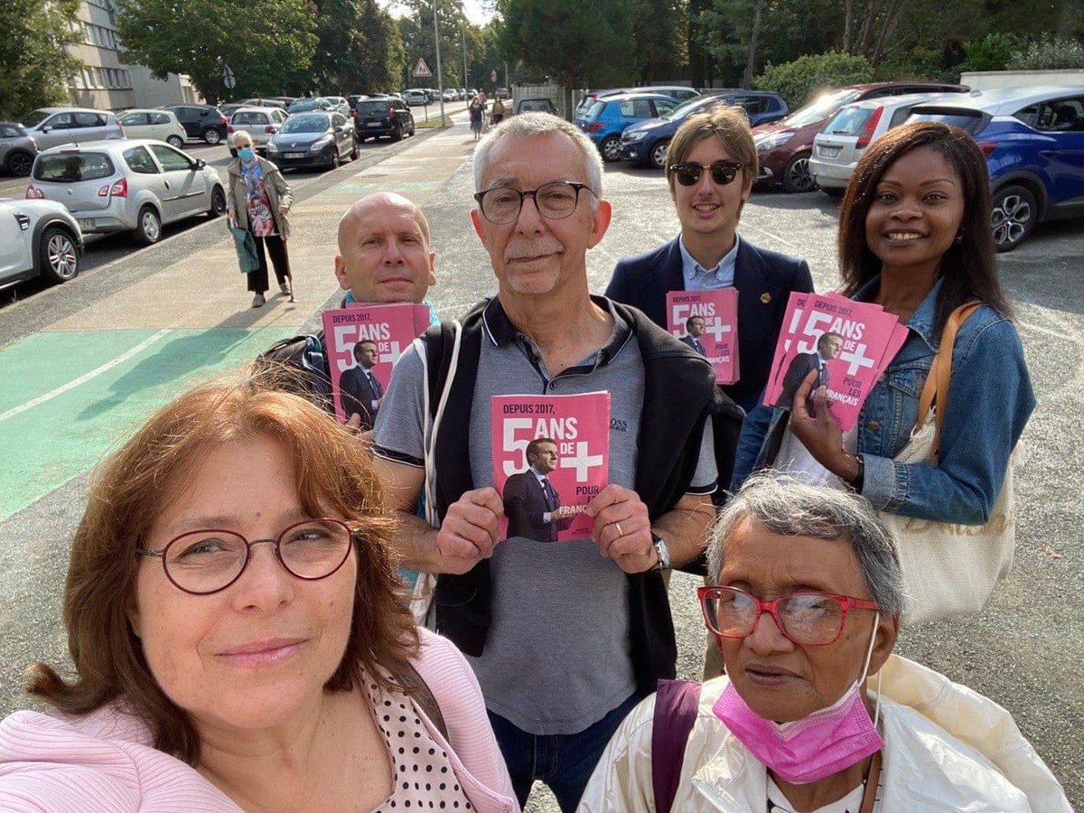 Comité Pessac Gradignan sur le terrain! Hier marché de Gradignan aujourd’hui Pessac
#5ansdeplus ⁦<a href="/EmmanuelMacron/">Emmanuel Macron</a>⁩ 
⁦<a href="/BCouillard33/">Bérangère Couillard</a>⁩
⁦@EnMarcheGironde⁩ @enmarchefr⁩
⁦<a href="/StephaneComme/">Stephane Comme</a>⁩
⁦⁦<a href="/adrienvannier/">adrien vannier</a>⁩ 
⁦<a href="/stephaneletull1/">stephane le tullier</a>⁩