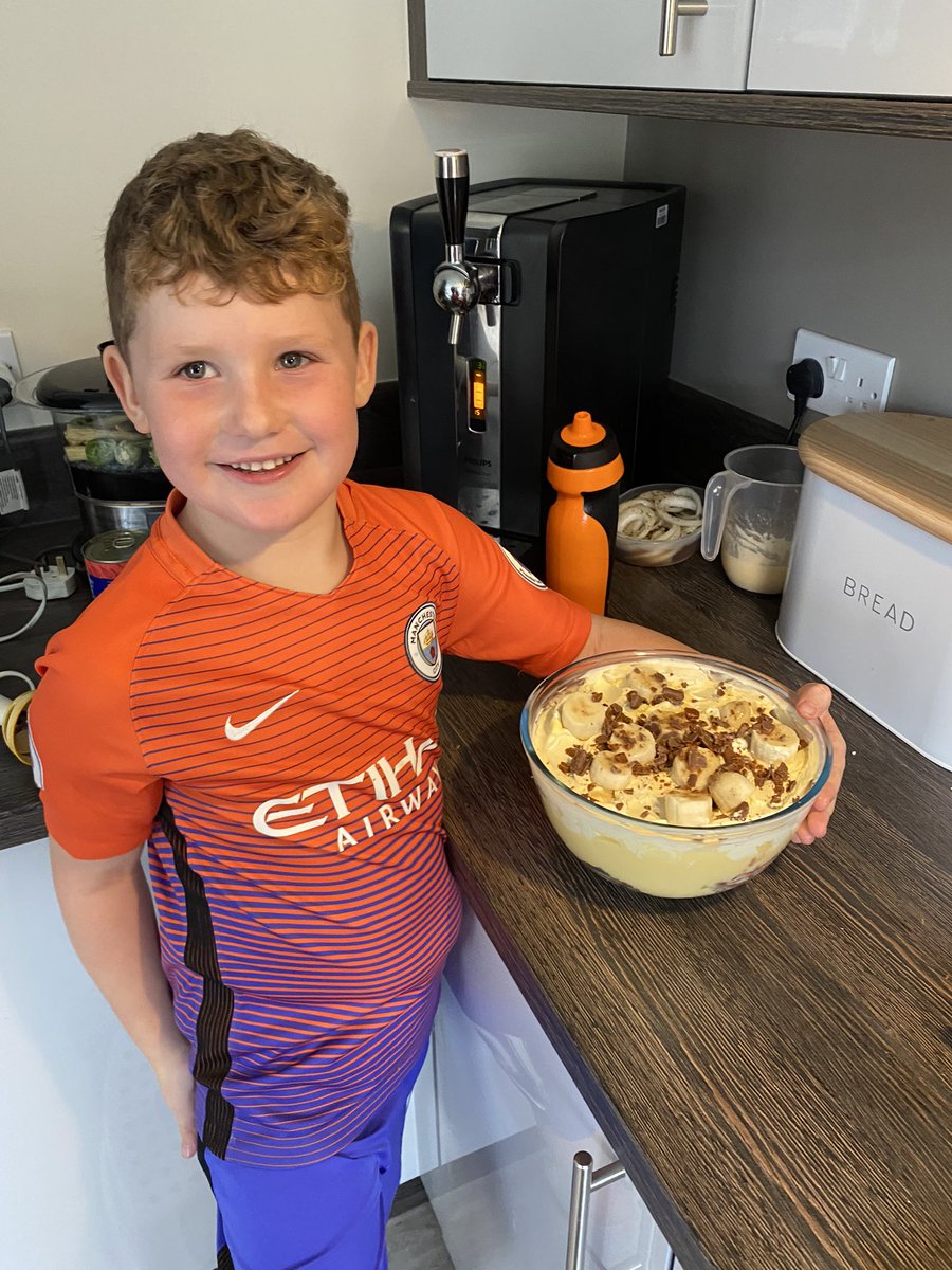 Sunday little chef 🥰 strawberry trifle with and Daim bar choc ❤️<a href="/MrsRasmussenMPS/">Mrs Rasmussen</a>