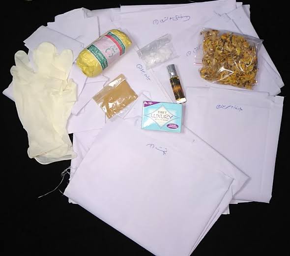 Кафан одежда для женщин. Кафан одежда. Саван одежда. Бурка паранджа. Кафан одежда.