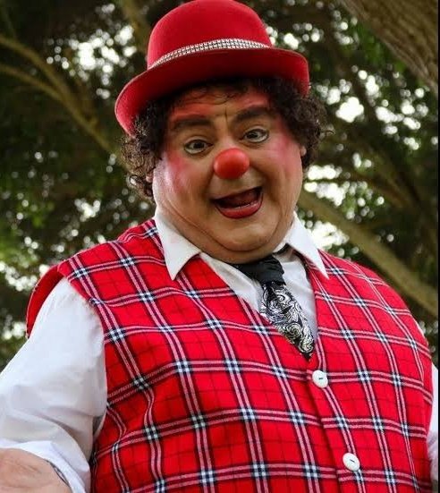 URGENTE:

Ha ingresado al Hospital Carrión el amigo de nuestra infancia Miguel Ara Stein (Payaso Chuchurrito) por una falla en el corazón y necesitan  comprarle un marcapasos.

Cuentas de Nayeli Ara (hija):

BCP soles: 19103303080043
BCP dólares:19203303666135
Yape: 917753892