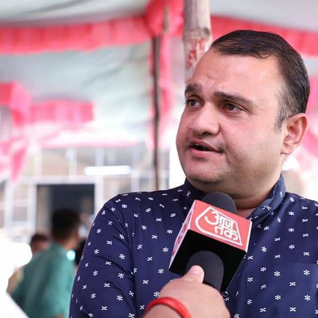 NirmalUtkarsh's tweet photo. #REET
 #60_हजार_भोजन_पैकेट्स 
पहली पारी में कई विद्यार्थी अनुपस्थित रहे तो कई सेंटरों पर दूसरी पारी के विद्यार्थियों को भी उनकी परीक्षा से पूर्व भोजन वितरण किया। जोधपुर नगर निगम क्षेत्र के अलावा ग्रामीण क्षेत्र के भी कई विद्यालयों में भोजन उपलब्ध कराया। (1/3) https://t.co/r2OD4g55Qo