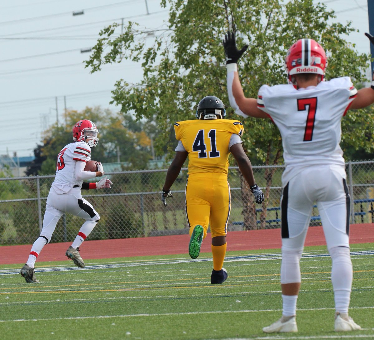 GrindersTalks's tweet photo. @LHSfballLegends D stymied the Wolverines and the O took advantage putting up 41 in a wk 4 blowout 41-6  @marcush8787 @declanwarringt2 @lhscoachrupp @WNYAthletics @CrossTrainingA https://t.co/b5iBlV3o18