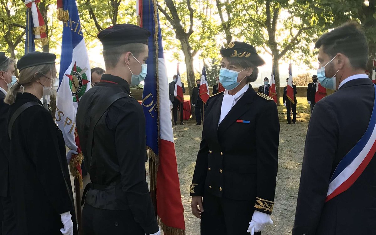 Renojoub's tweet photo. Angoulême: une cérémonie a rendu hommage aux harkis ce samedi place Beaulieu https://t.co/acjaglwWML https://t.co/z4xBei7LZC