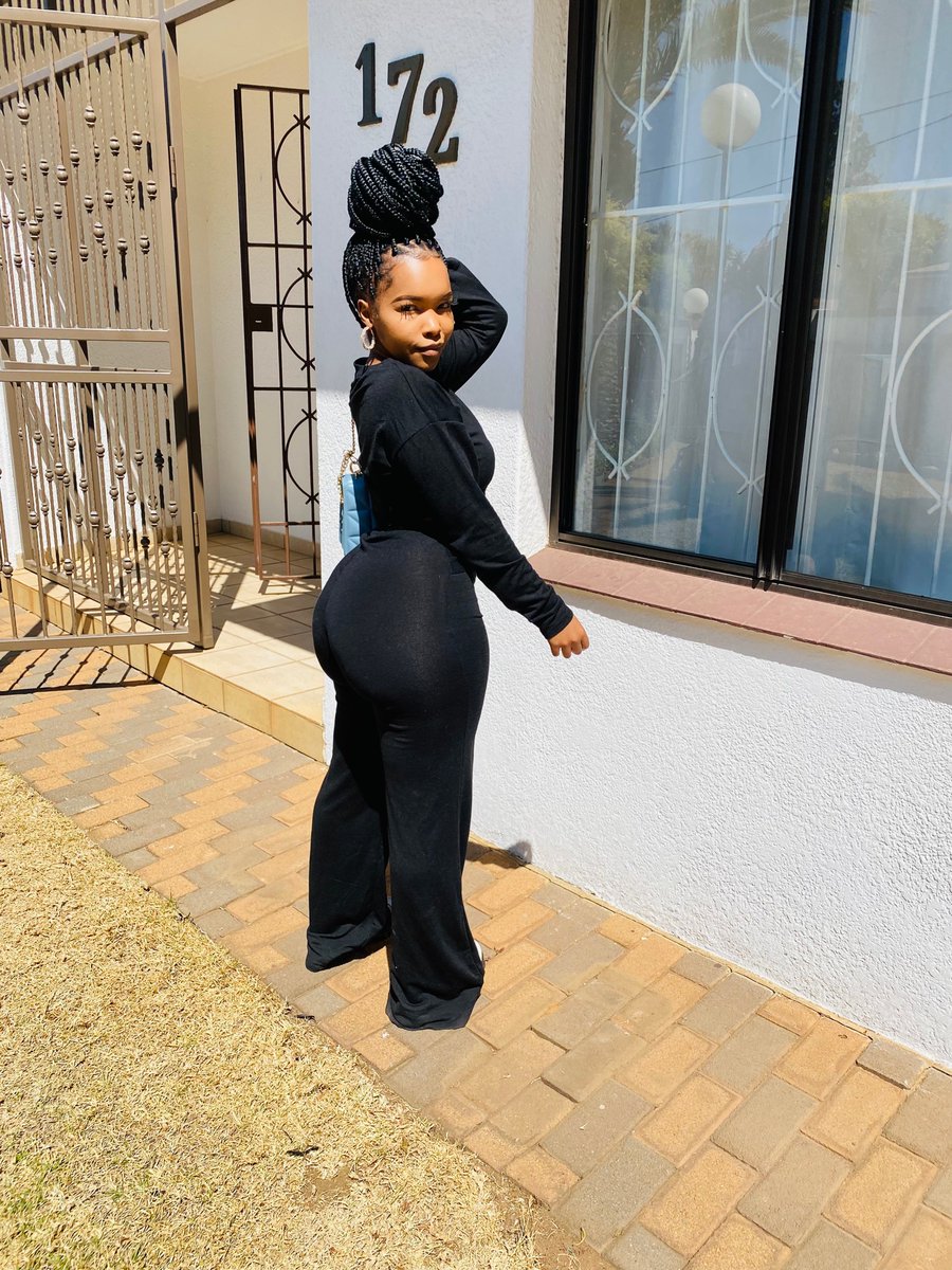 BabeObonolo's tweet photo. #IamSingleBecause Nobody suitable has approached me yet 

Sandton https://t.co/D5PsgM9MQk
