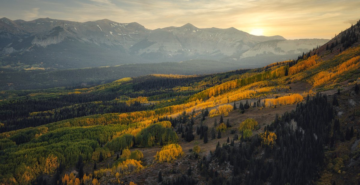 gorgeous_pix's tweet photo. "Falls colors on display in Crested Butte, CO. From u/justinbibber on /r/earthporn #fallscolors #crestedbutte #display #co #earthporn" https://t.co/7HmQqyKL78