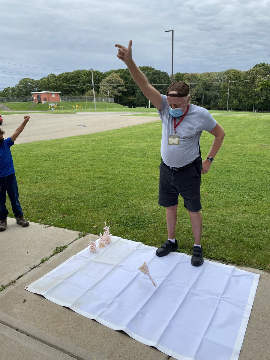 Hockenb_BushES's tweet photo. A huge thank you to Mr. Rick for helping with our egg drop experiment as we learn about the scientific method! https://t.co/vbkuxhwye3