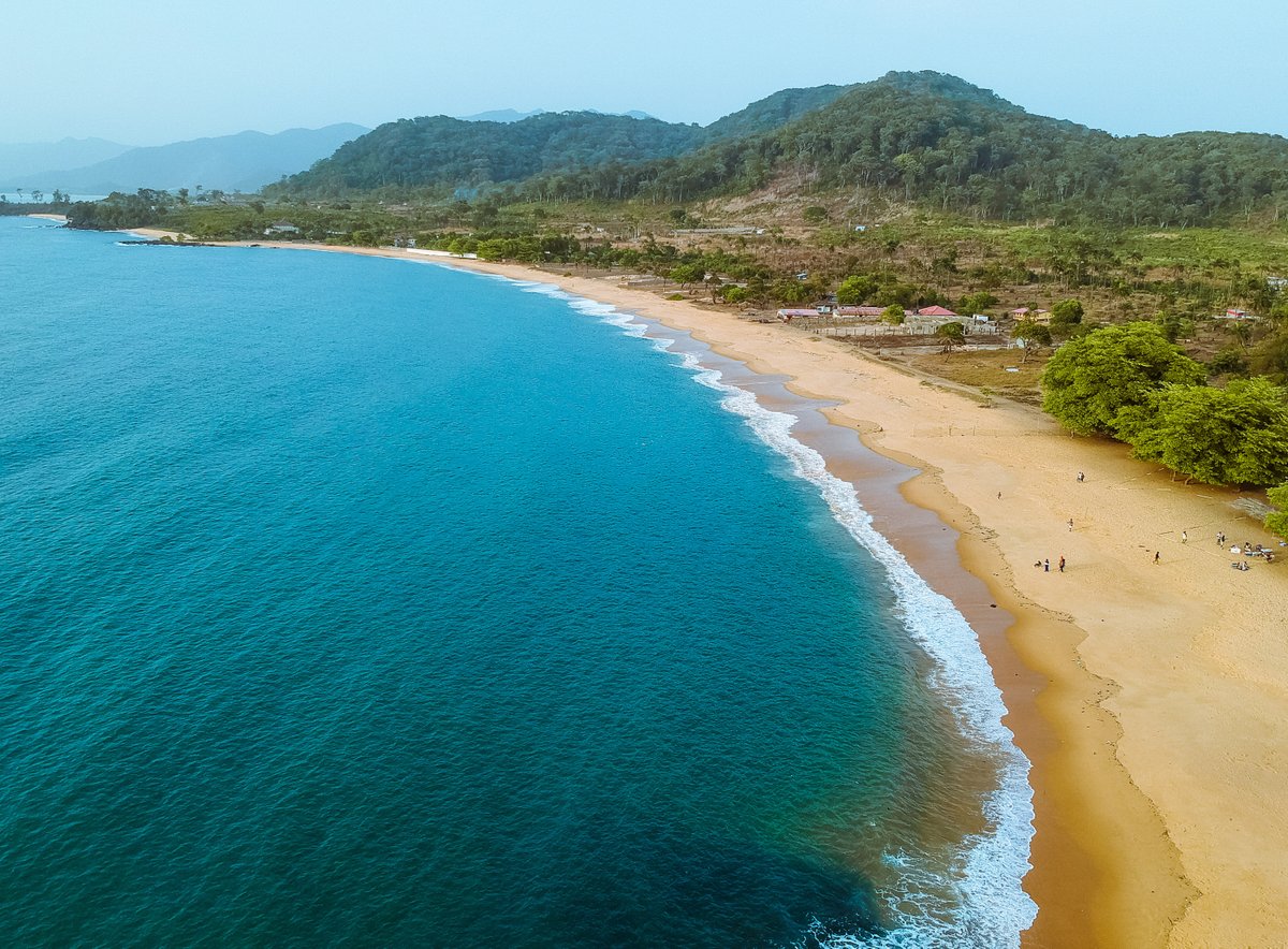 VisitSL's tweet photo. How would you rate Kent Beach on a scale of 1-10? 😍
📷: Dominique Fofana
#KentBeach #VisitSierraLeone #VSL #SierraLeone #SaloneTwitter https://t.co/IABTZQS3ZH