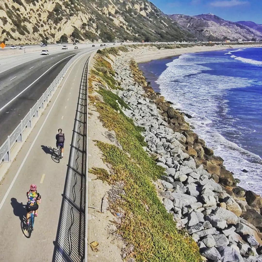 CountyVentura's tweet photo. Great day for a cycle, roll, or stroll in #VenturaCounty, especially as the temperatures cool! Ventura County Parks has 26 parks &amp; day use areas and 4 trails to explore. Find your next adventure at https://t.co/FZJFtaMC8P. Happy Sunday everyone! 📸thecyclingceo https://t.co/RHdrCagWSu