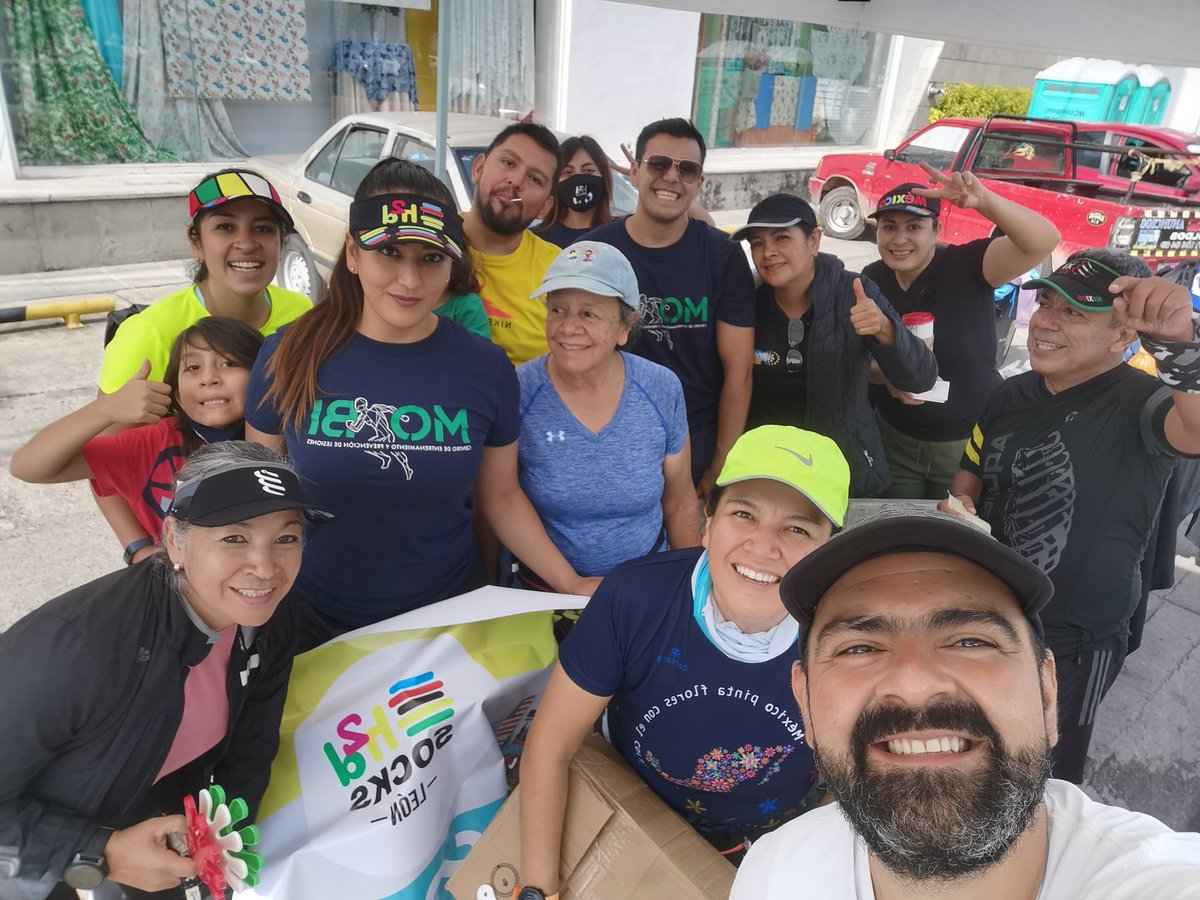balta_boy's tweet photo. Cerrando la animación del Km 30 en #MaratónIndependenciaLeón
#CheerUpTeam
Felicidades a los corredores! https://t.co/X1DFGRA9yD