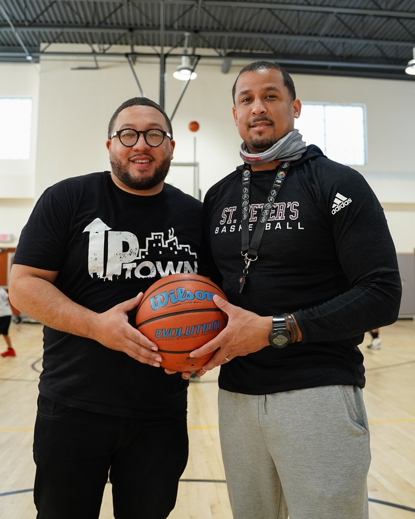 We are proud to announce that our Head trainer for the Sunday Academy will be Alex Mirabel, St Peters HS Varsity Head Coach and Coach with the Dominican National Team.  Sign up today l8r.it/Wxsd