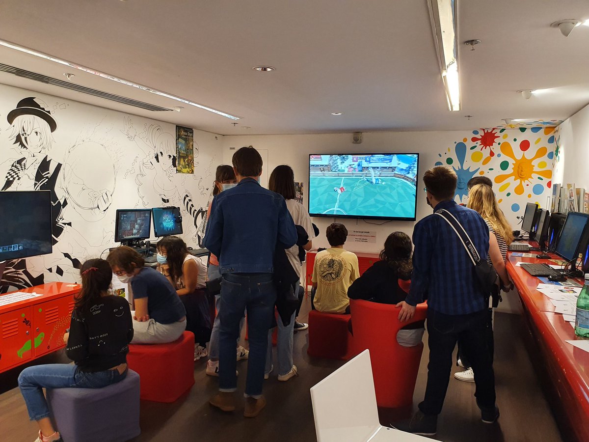 [Festival Press Start] Le foot, vous connaissez, mais avez-vous déjà essayé avec des lamas qui tapent dans le ballon avec leur tête ?
Gros succès actuellement de notre ligue Alpaca Ball : Allstars de <a href="/Salt_Castle/">Salt Castle - Alpaca Ball 🦙⚽</a> dans le Salon jeux vidéo ! #PressStart21🎮