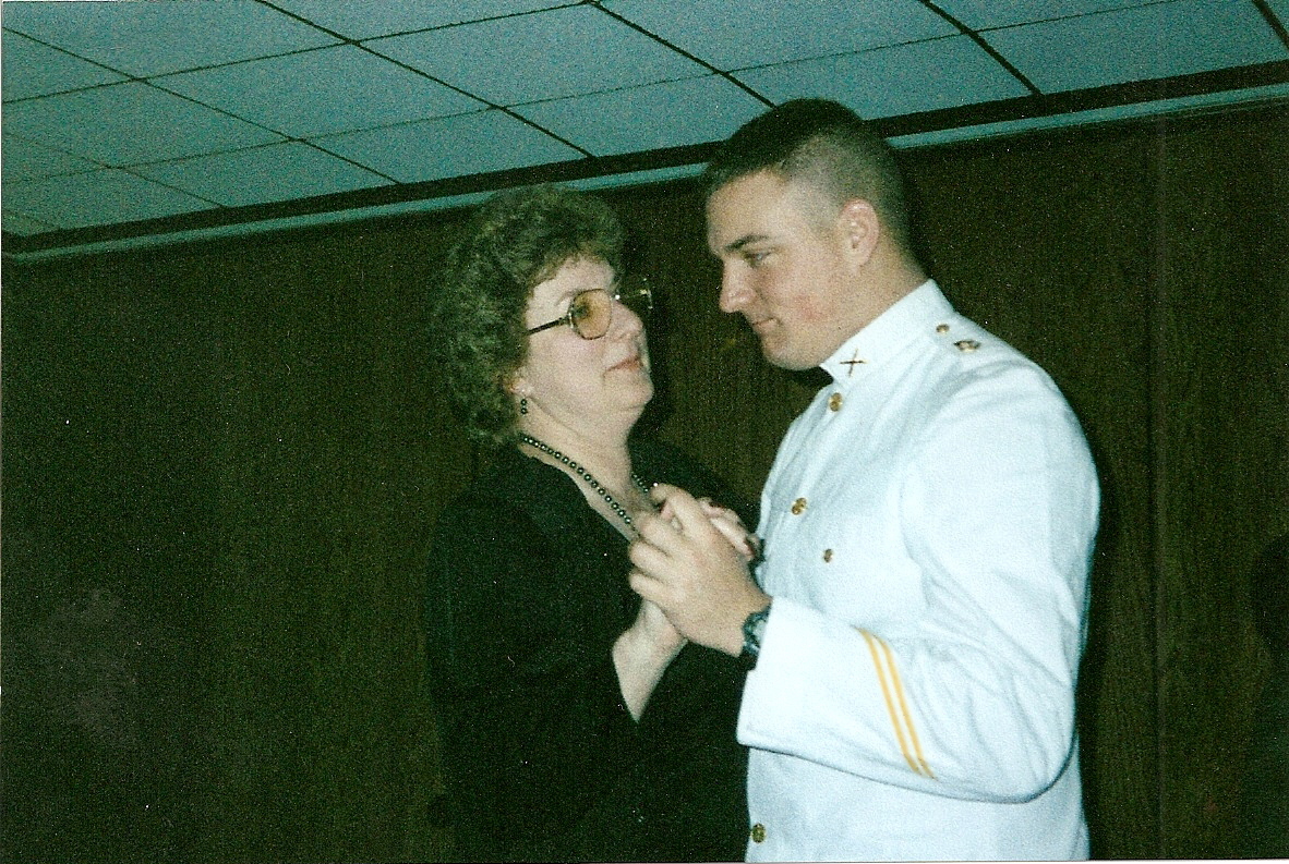 Cheryl Doltz, the Gold Star Mother of SGT. Ryan Doltz as seen in <a href="/WarHeroesTV/">War Heroes - Hosted by Benghazi hero Kris Paronto</a> on <a href="/newsmax/">NEWSMAX</a>, joins us on tomorrow's podcast. Subscribe now to hear it when it goes up 🔊 battlelinepodcast.com

<a href="/MandyDelRio/">Mandy Del Rio Smith</a>