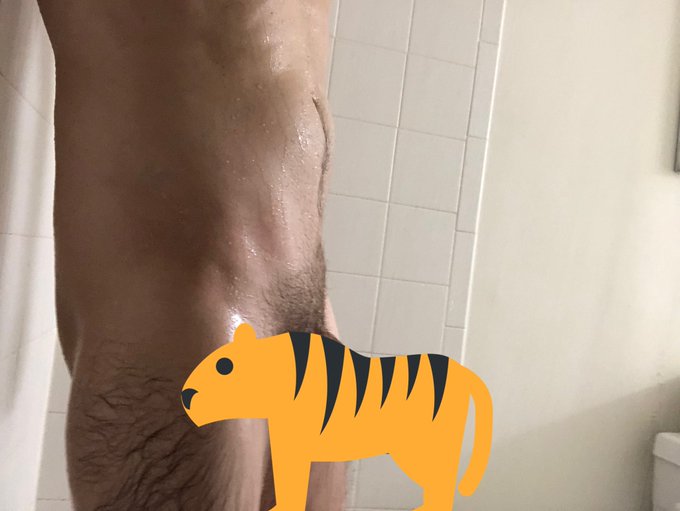 ONLY 3 DAYS LEFT. New subs to my onlyfans get 25% off and returning 15% off!! Rawr https://t.co/jUsa