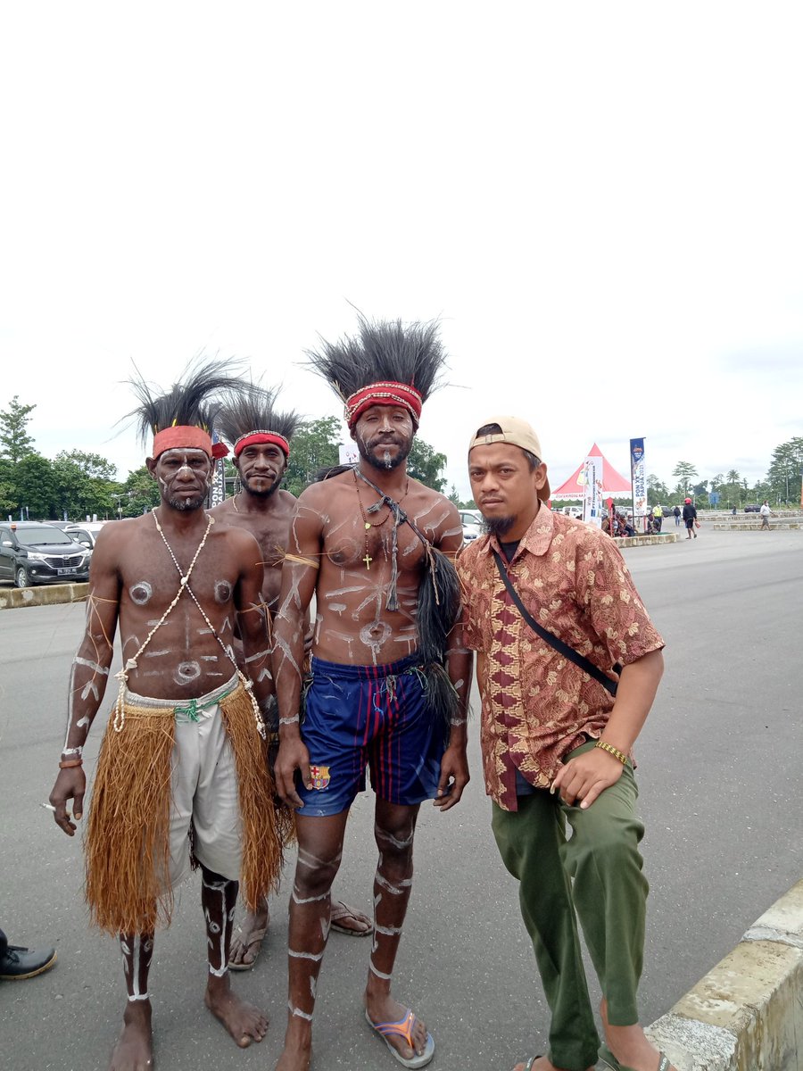 isolwae's tweet photo. Saudara timur jauh  #Papua #timika #TorangBisa #PONPapua2021 https://t.co/HuHrgJoF6W