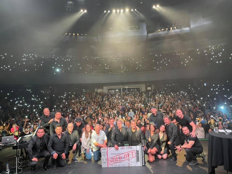JM_Napoleon's tweet photo. ¡Gracias Chicago! #HASTASIEMPRE 🙏🏻✨ https://t.co/ihFjUKPG5T
