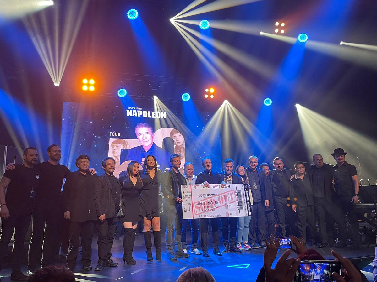 JM_Napoleon's tweet photo. ¡Gracias Chicago! #HASTASIEMPRE 🙏🏻✨ https://t.co/ihFjUKPG5T