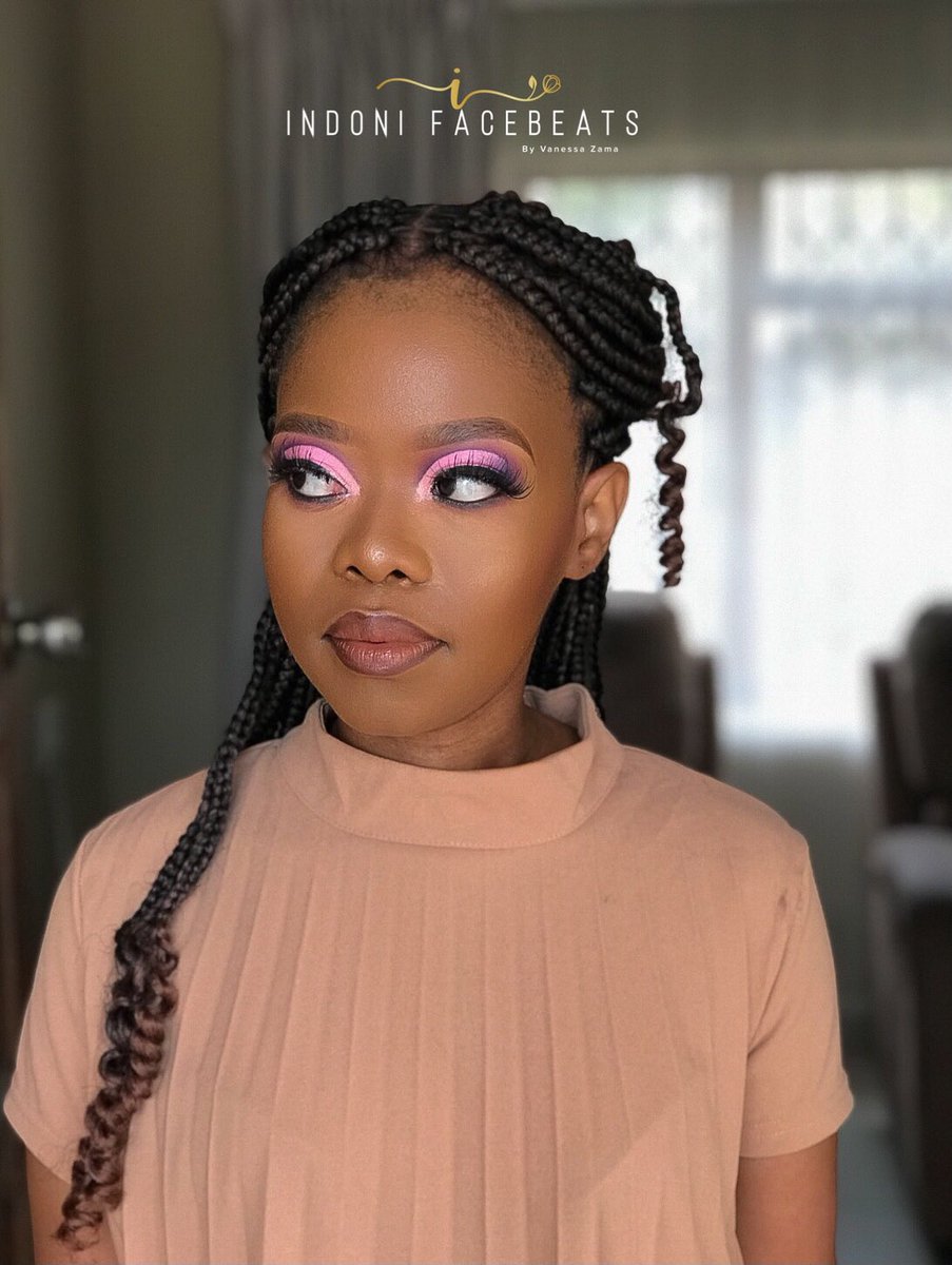 vee_thehun's tweet photo. Beautiful in colour π π #mua #makeupartist #durban #durbanbasedmua #beauty #indoni #beat #facebeat https://t.co/NAaZqcZN5F
