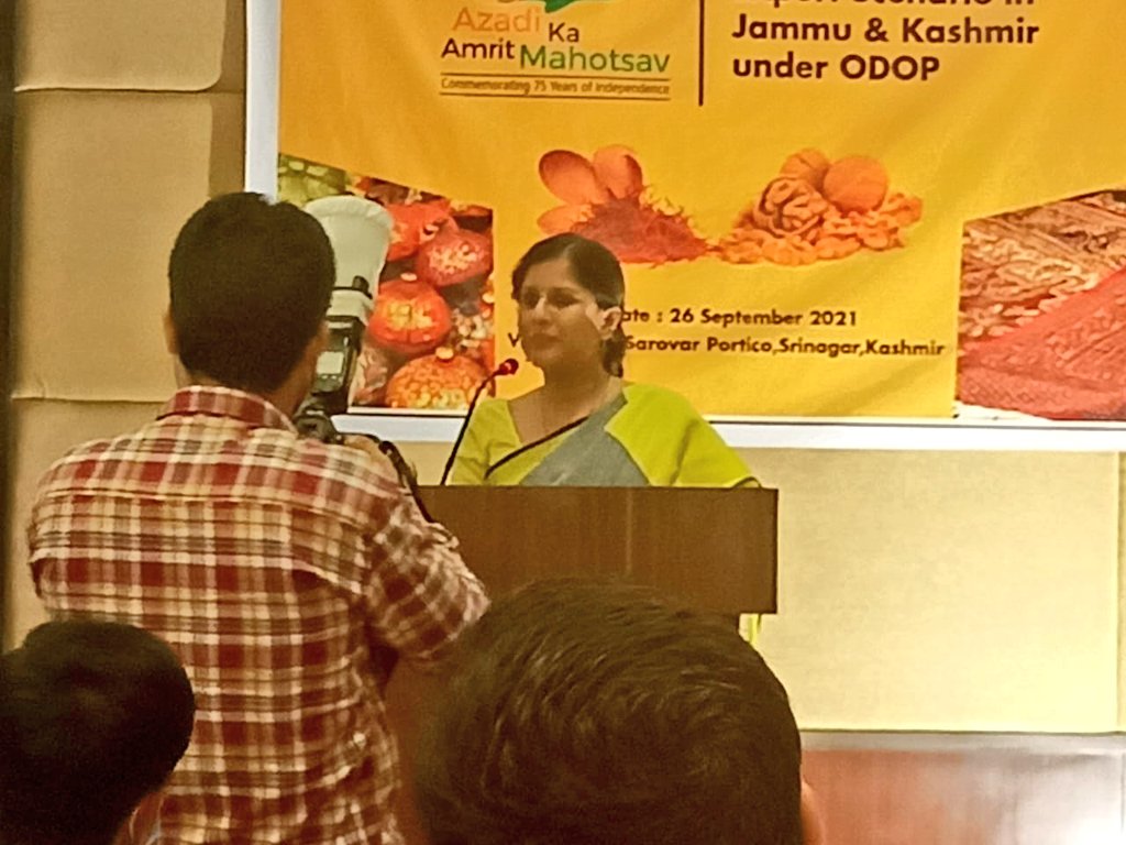 DPIIT, JKTPO, Invest India   organised an event to promote the trade and export ecosystem under ODOP in J&amp;K. In the first import substitution of Walnuts from Kashmir, over 2000 KGs of walnut flagged off to be sent from Budgam, Kashmir to Bangalore on 26th Sep,2021
<a href="/diprjk/">Information & PR, J&K</a>
1/2