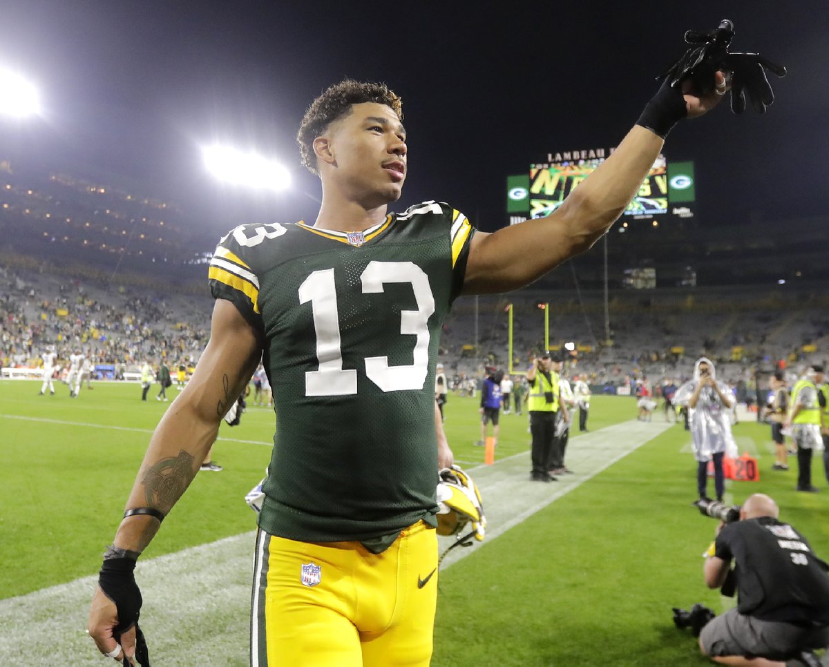 PCBrettC's tweet photo. .@AllenLazard's guest on Monday's #ClubhouseLive will be #Packers running back and kick returner @H_Kylin! Show kicks off Monday at 6:30 p.m. CDT from The Clubhouse in downtown Appleton. Or watch it online at https://t.co/ri24wGR7pj. #LizardLegion https://t.co/RQ61EkRP0R