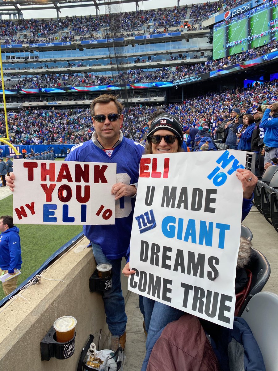 lizziewilcox_'s tweet photo. Eli’s last game Dec. 15, 2019 ➡️ @elimanning’s jersey retirement Sept. 26, 2021 
@giants https://t.co/okWIjAPdQ3