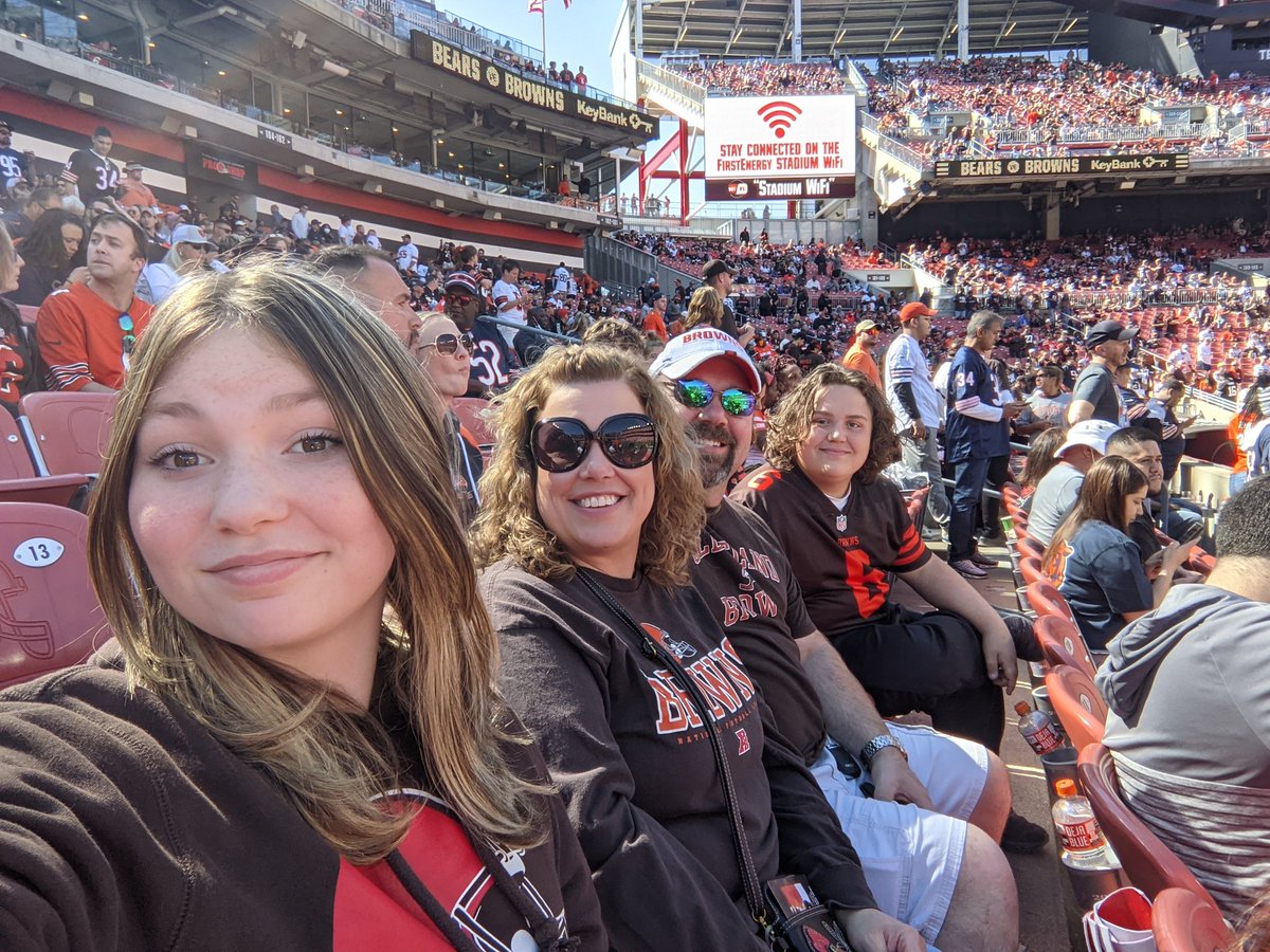 MrsTKranz's tweet photo. 🧡🤎 Go Browns 🧡🤎 #CHIvsCLE https://t.co/0mYJ0LNC60