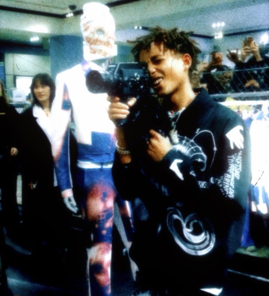jaden's tweet photo. MSFTSrep ⁦@Selfridges⁩ https://t.co/xnlpHWSqk5