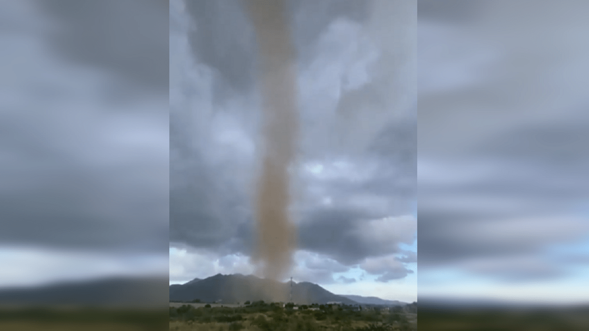 superconfirmado's tweet photo. Un "tornado" dejó varias casas afectadas en la isla de Margarita https://t.co/HZGE7nuspQ https://t.co/rxGoawNSOC