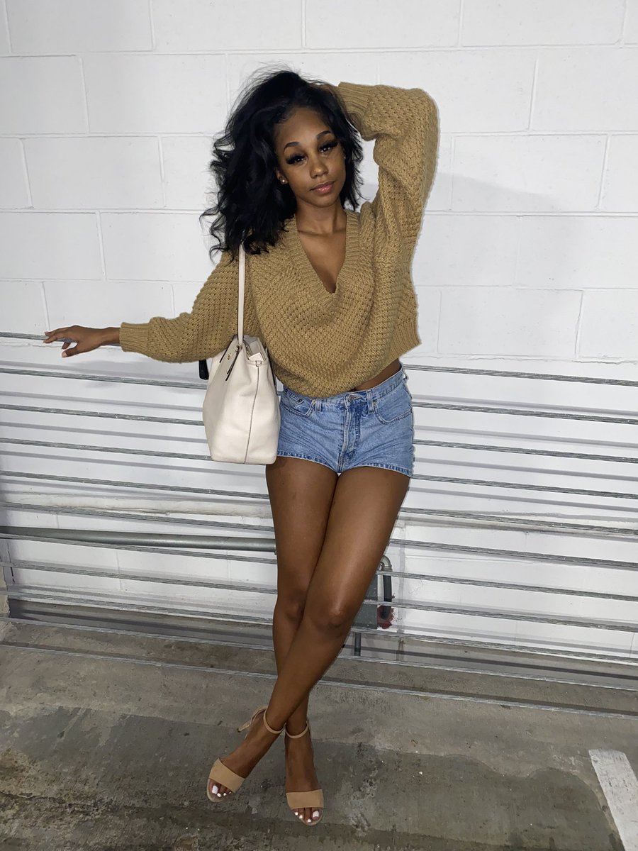 jazminelb's tweet photo. Just because I haven’t posted on here in a while. https://t.co/SPlBwPdJYG