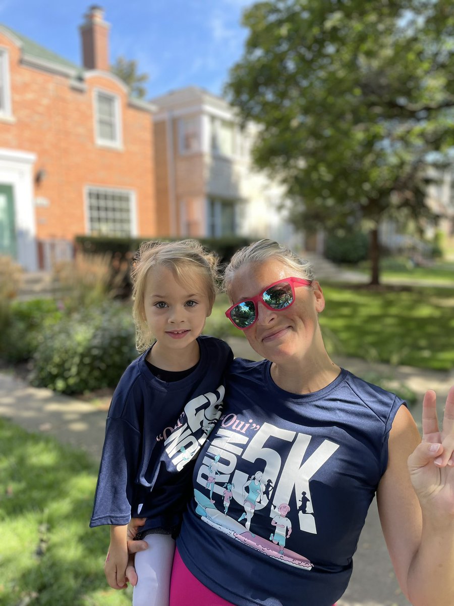 KerithBrand's tweet photo. PR today - trot/walked the virtual #OuiRun5k at #33weeks pregnant! My 3 yo ran her 130m dash approximately 100 times! 😂 TY @lyceechicago ‘Oui’ Run organizers for such a fun event! #The5kWithAFrenchFlair https://t.co/2muuJZGWdb