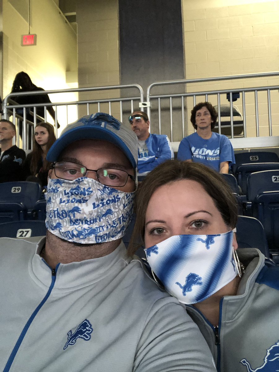 nickipinelli's tweet photo. Sunday Funday! Go @Lions with @KevinjR4 https://t.co/UZ12gKsdwP