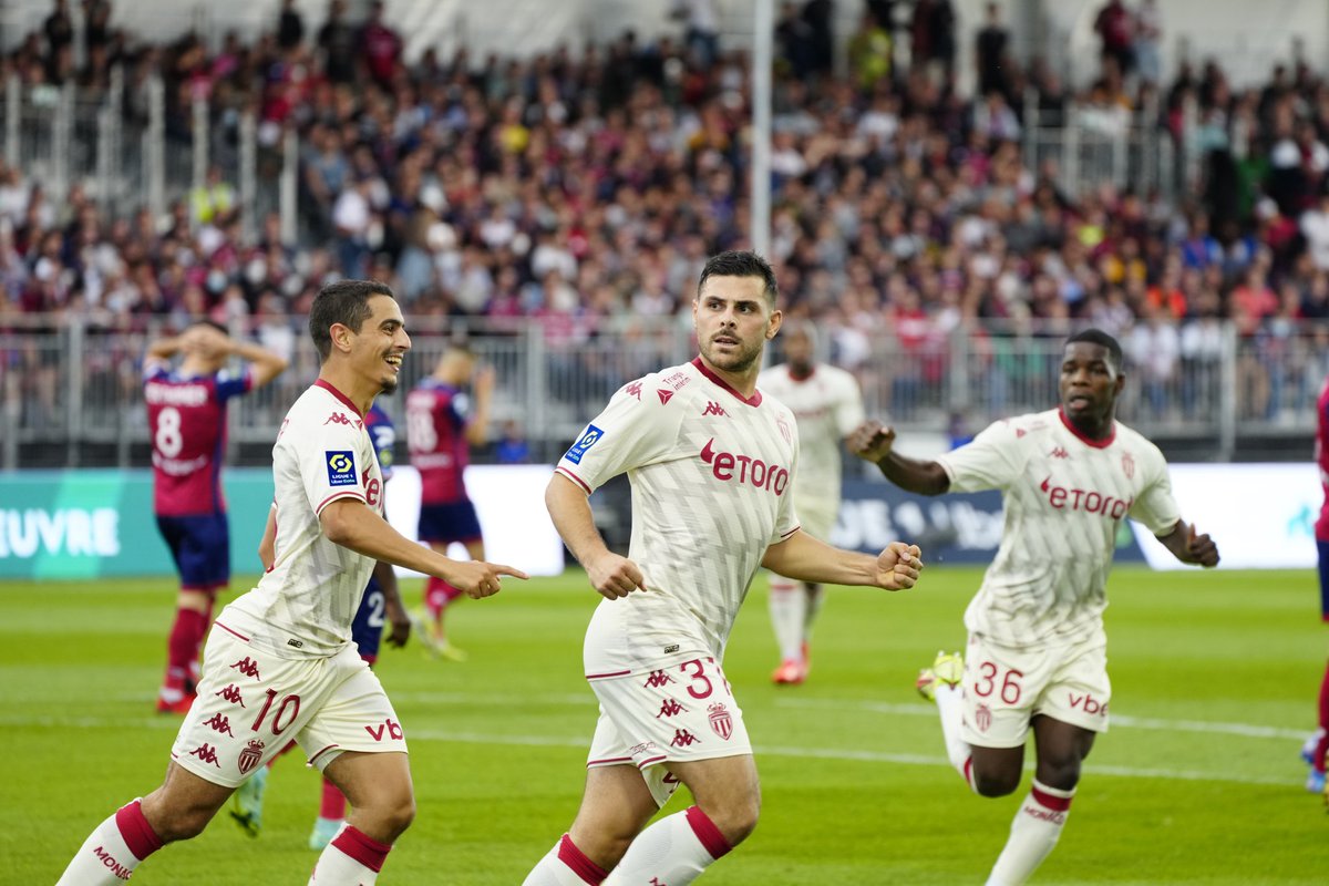 FINAL
Clermont 1-3 #Monaco
Buen partido del equipo. El partido que se mandó Gelson, brutal. 3 puntos más y seguimos subiendo puestos en la tabla. 
DAGHE MUNEGU 🇲🇨❤
📷: <a href="/AS_Monaco/">AS Monaco 🇲🇨</a>