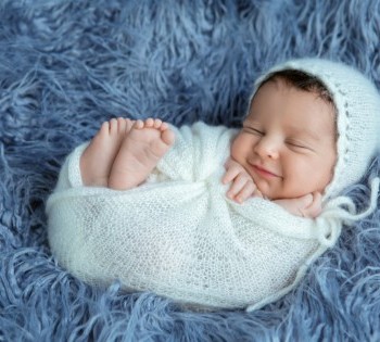 отроду это. новорожденный ребенок. младенец 2 недели. отроду это. фотосессия младенцев.