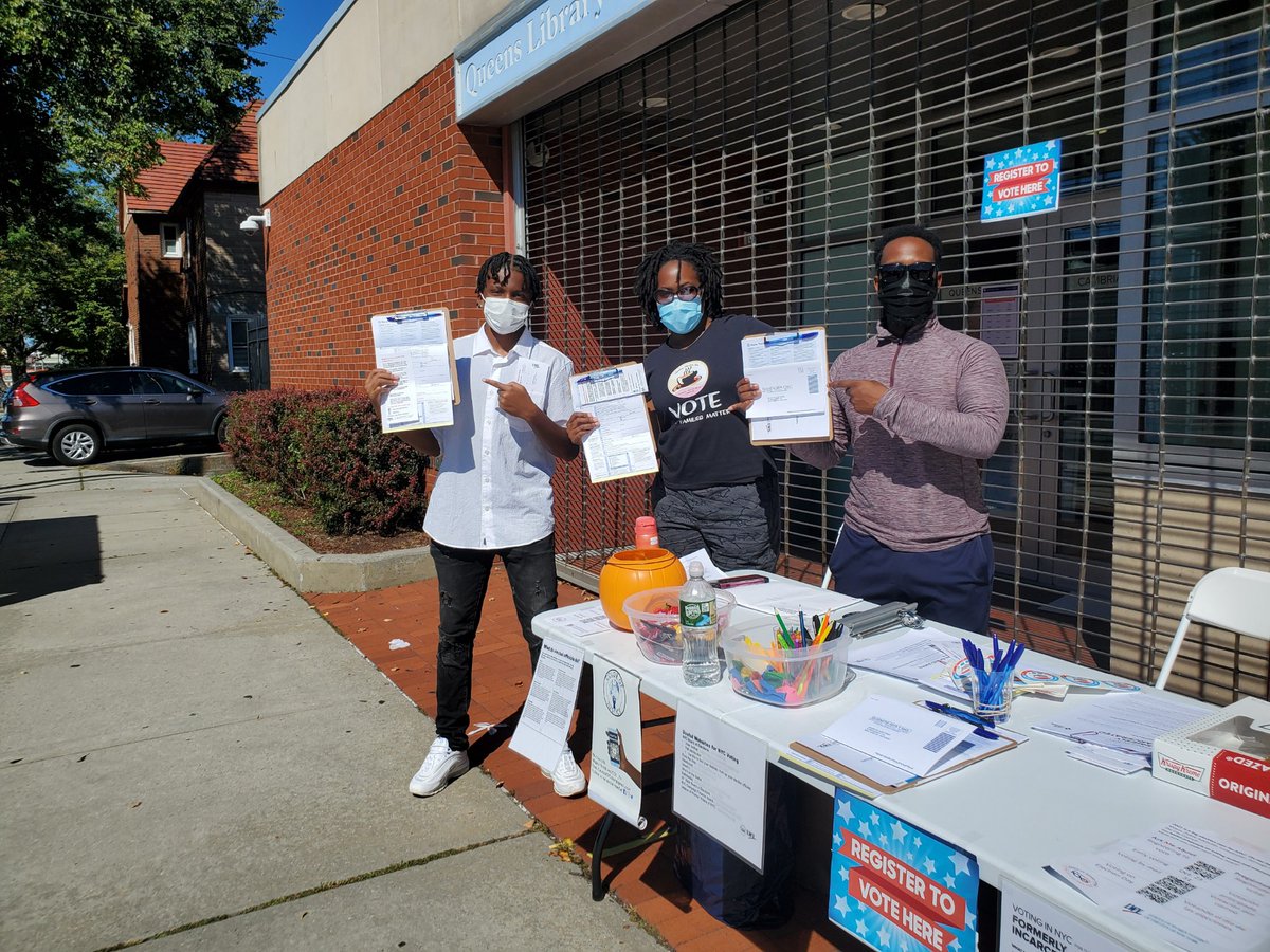 COJ_FH's tweet image. @COJ_FH and @LWVNYC at @QPLNYC Cambria Heights helping the community get #VoteReady for the November elections.