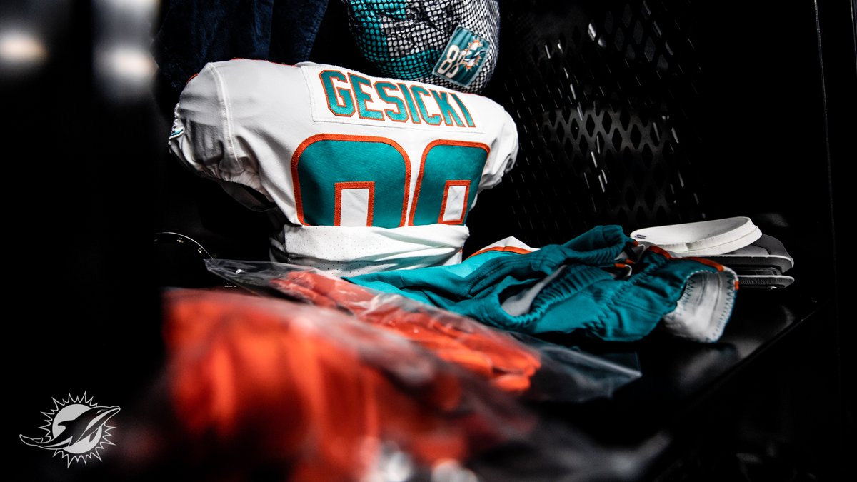 Locker room is set. 

#FinsUp x #MIAvsLV