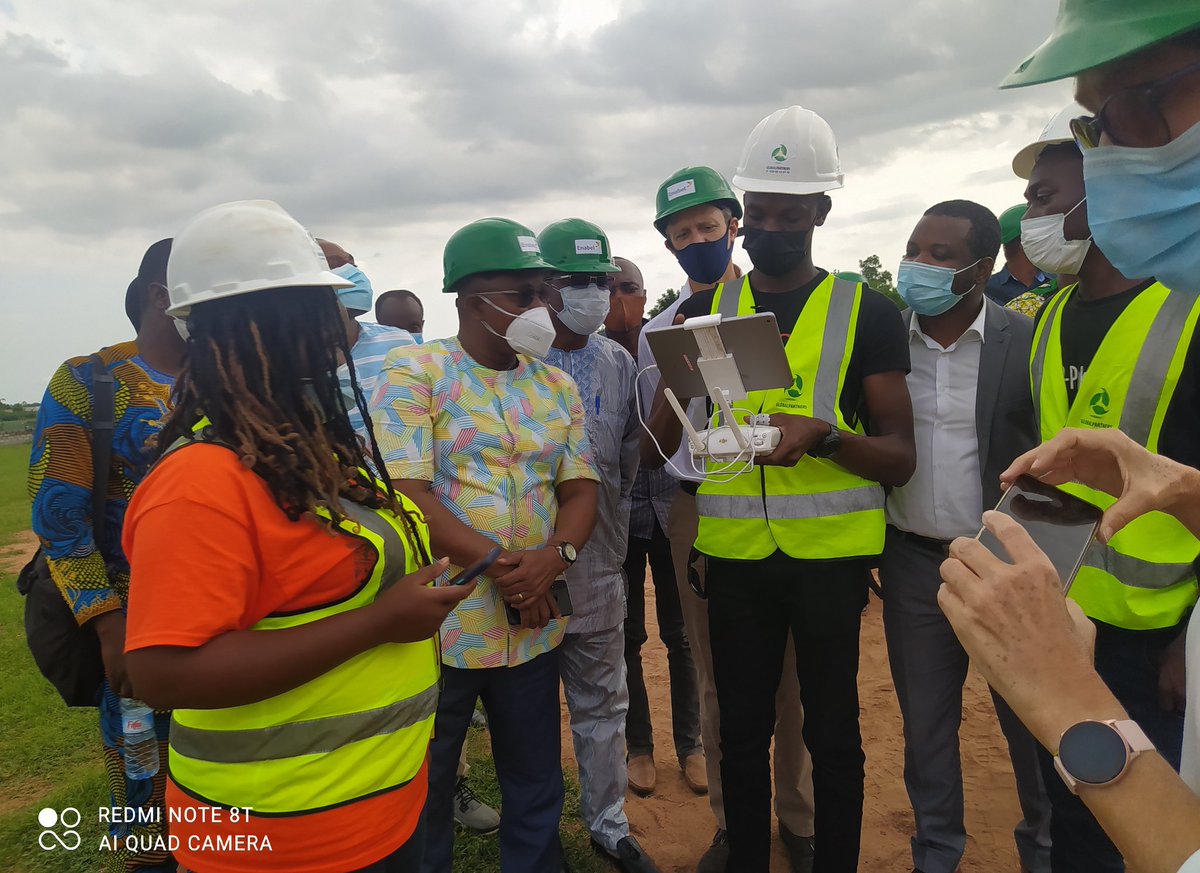 Grâce au partenariat avec <a href="/EnabelauBenin/">enabelaubenin</a> , la société <a href="/GBPartners_bj/">Global Partners</a> a créé une suite de solutions qui utilisent l'imagerie à base de drones combinée avec l'intelligence artificielle pour améliorer le rendement des producteurs de la filière ananas.