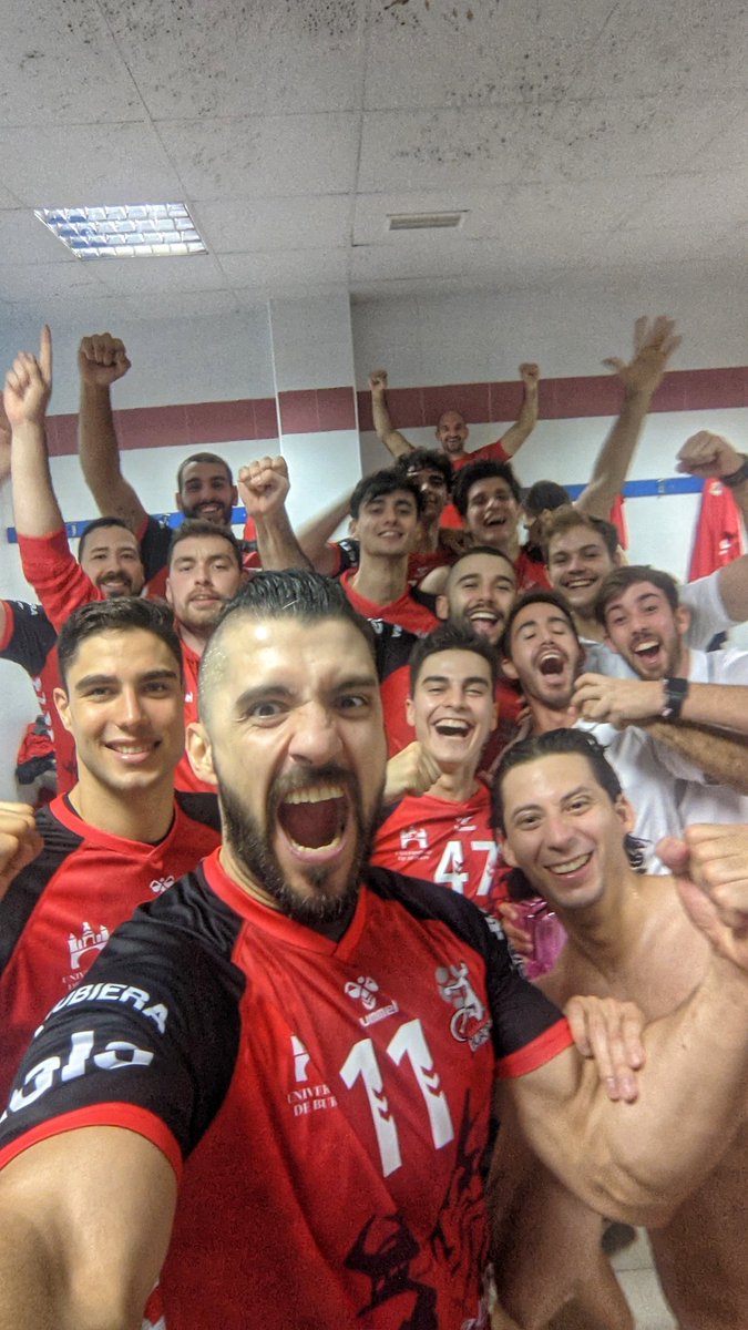 Primer partido y primera victoria!!! Grande equipo!! 💪🏼