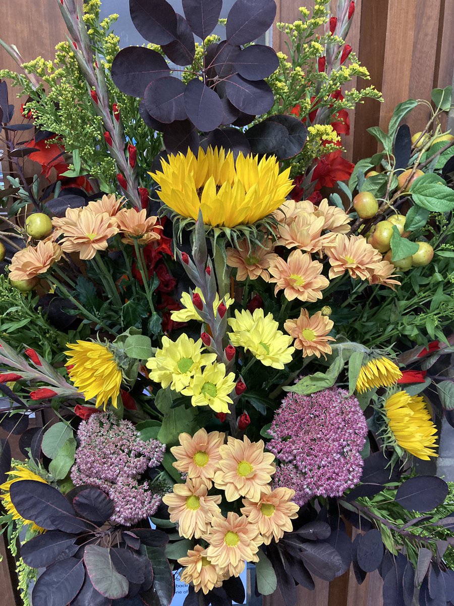 Harvest Flowers in church today, we were collecting for the Manna Centre, I do love harvest it is always so beautiful <a href="/StMarysWoodford/">St Marys Woodford</a> @MannaCentre