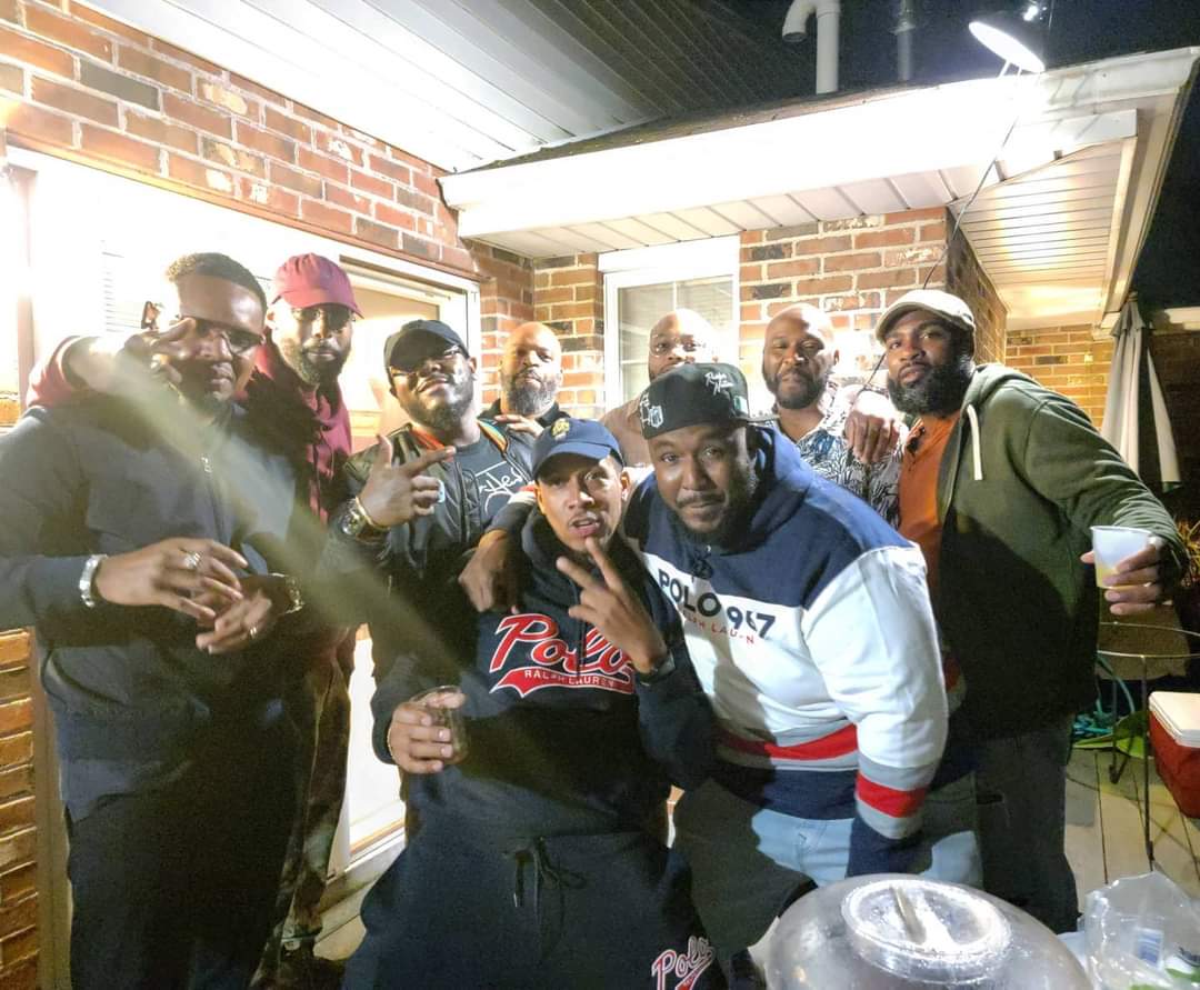 GBGCash1's tweet image. Just cause I don't see niggaz everyday don't mean I'm not around.  Out da way but still in the big picture  #ThisShitRealerThanLife.  #InDaLoop #YouShittinMe #DaGCode