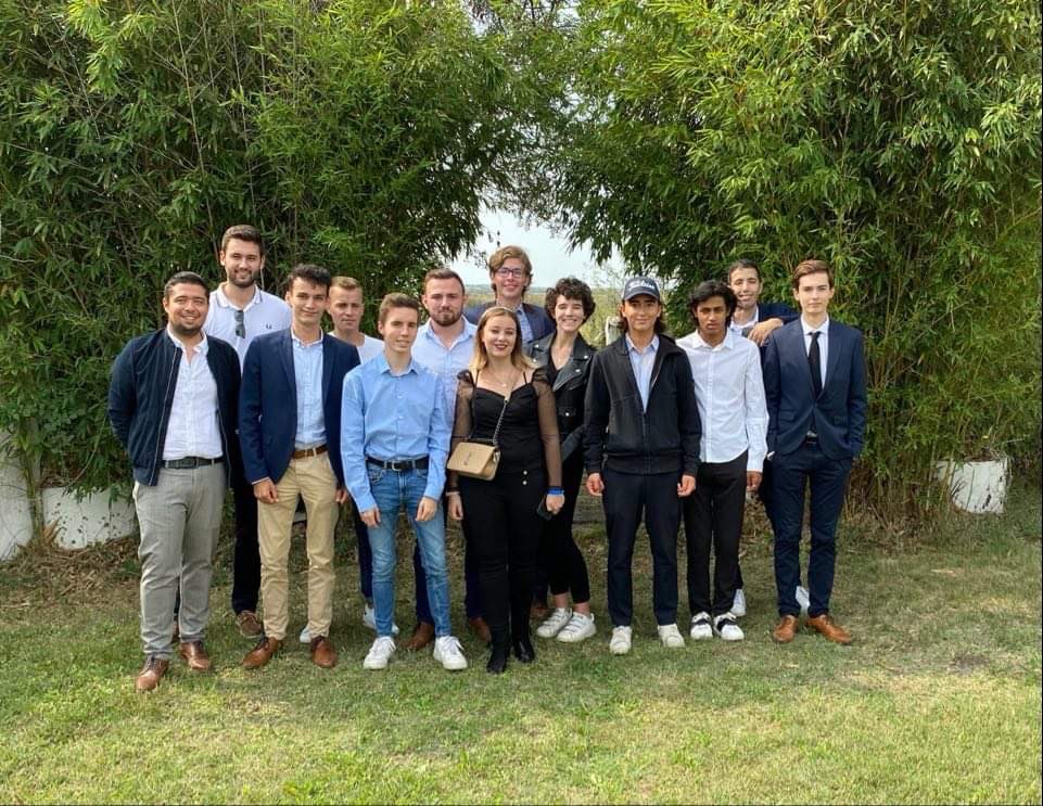BenjaMercurio's tweet photo. Belle rentrée des @lesRepublicains de l’Hérault en présence de notre secrétaire général @AurelienPradie et de nombreux jeunes mobilisés ! https://t.co/hvqvKwhc4q