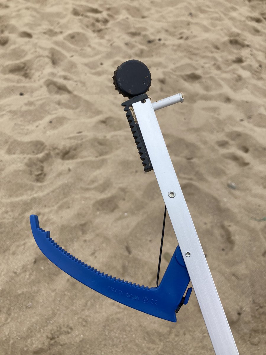 weloveourbeach's tweet photo. Love the magnetic strip on the end of our new @Waterhaul1 #litterpicker. Made from #recycked #facemasks. #ReTasktheMask Great for #bottletops. We found loads at this weekend’s #beach cleans as a part of the #GreatBritishBeachClean #PawsonPlastic #LeaveOnlyFootPrints https://t.co/gcpx0Q0IMr