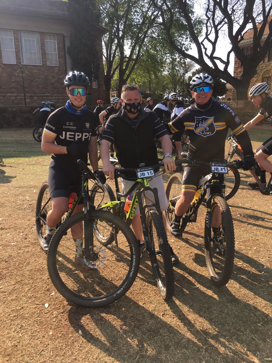 TCoaklin's tweet photo. What a fantastic Sunday morning spent @jeppeboys on 19 September 2021 at the JeppeOldBoys vs Jeppe SchoolBoysMTB challenge!
The JeppeOldBoys took the trophy this year. https://t.co/P7GLoTrlqO
