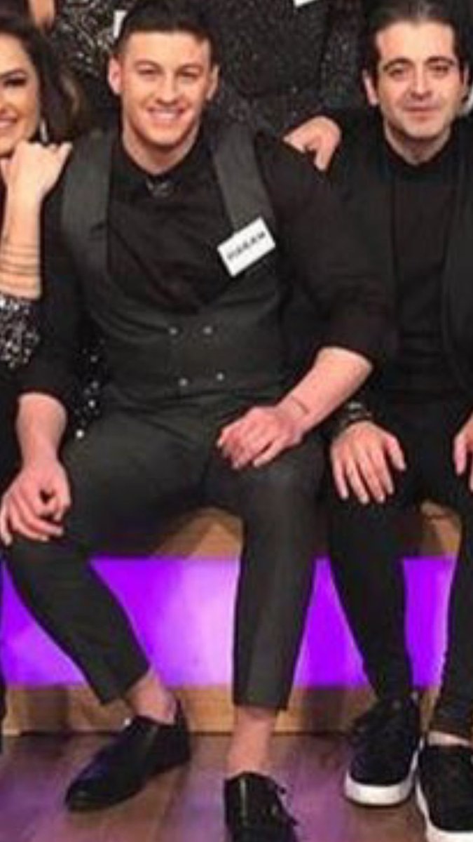 Kardeşim seri köz ve biraz bol bi pantolon getir