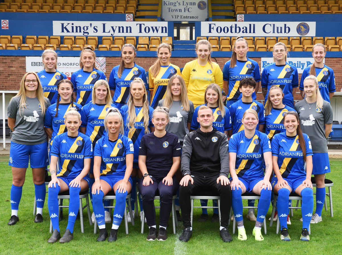 2021-22 @LynnLadiesFC team photo taken before todays 4-0 win against Wymondham