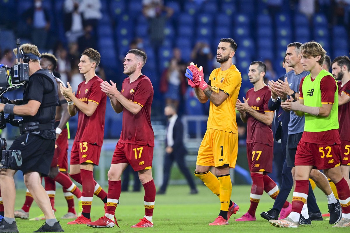 OfficialASRoma's tweet photo. Forza Roma! https://t.co/kBJcEX6tvX